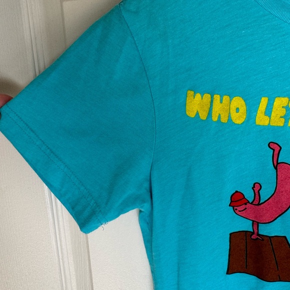 Loyal Army tshirt breakdancing hot dogs Who Let dogs out 00’s retro USA raygun - Picture 2 of 7